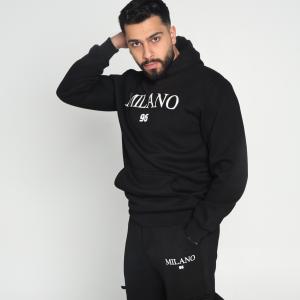 هودي رجالي بطبعة ميلانو مع بنطلون رياضي