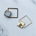 أقراط مربعة متدلية بتصميم رخامي