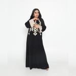 عباية سوداء ملكية بتطريز مميز